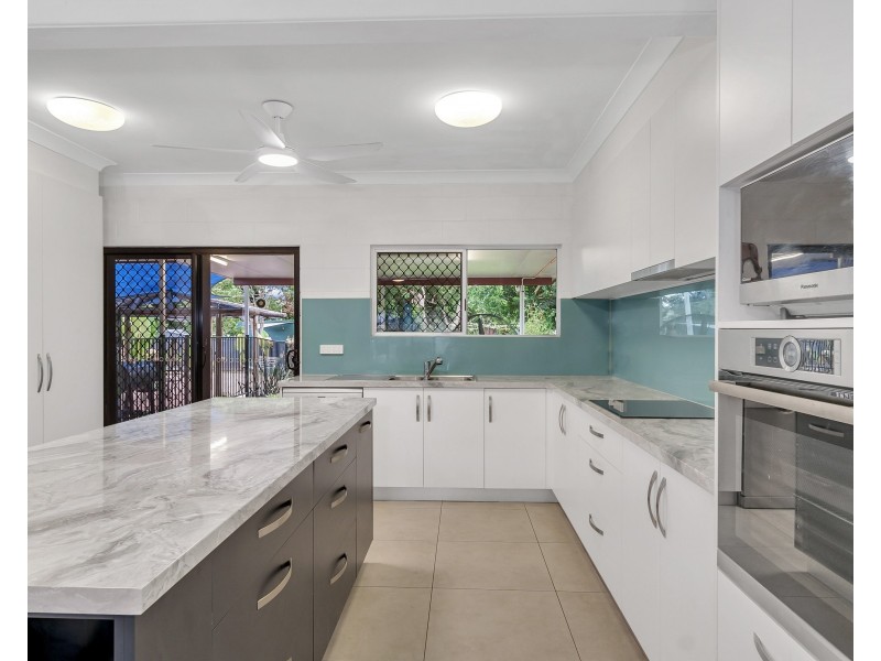 5 Pearl Close, Bayview Heights QLD 4868
