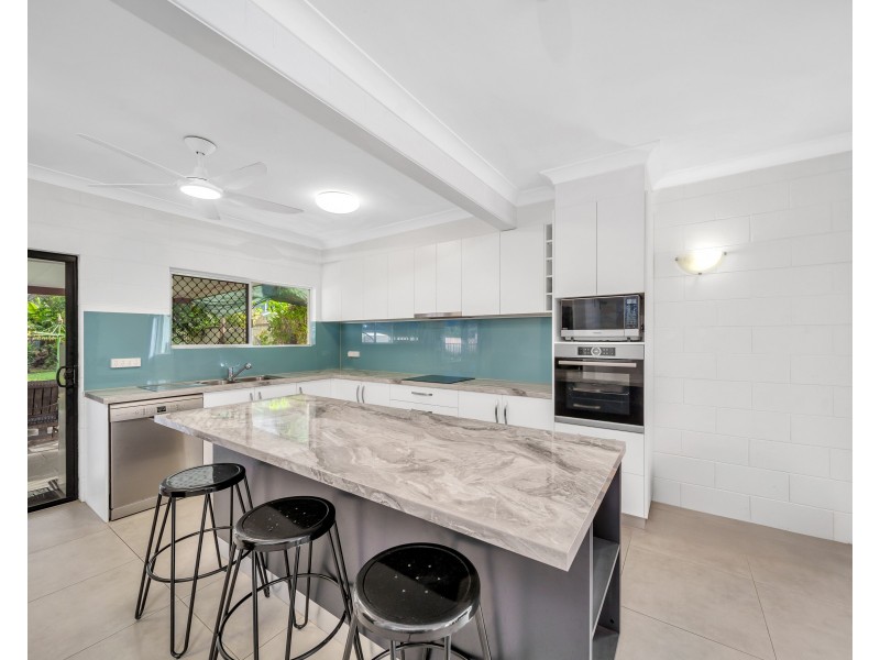 5 Pearl Close, Bayview Heights QLD 4868