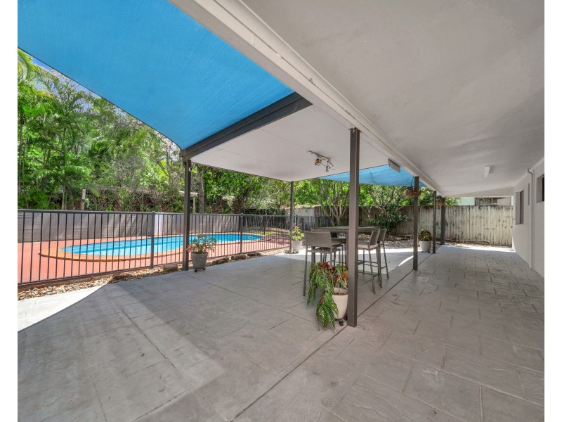 17 Sunflower Drive, Mooroobool QLD 4870