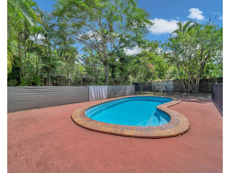 17 Sunflower Drive, Mooroobool QLD 4870