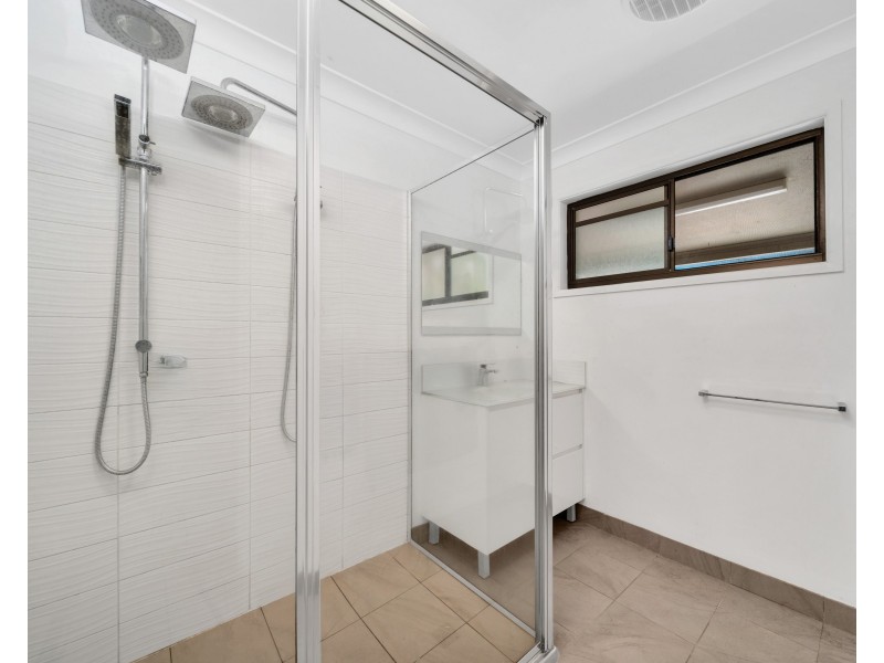 17 Sunflower Drive, Mooroobool QLD 4870