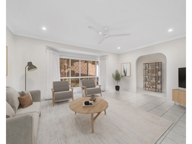 15 Solomon Place, Mooroobool QLD 4870