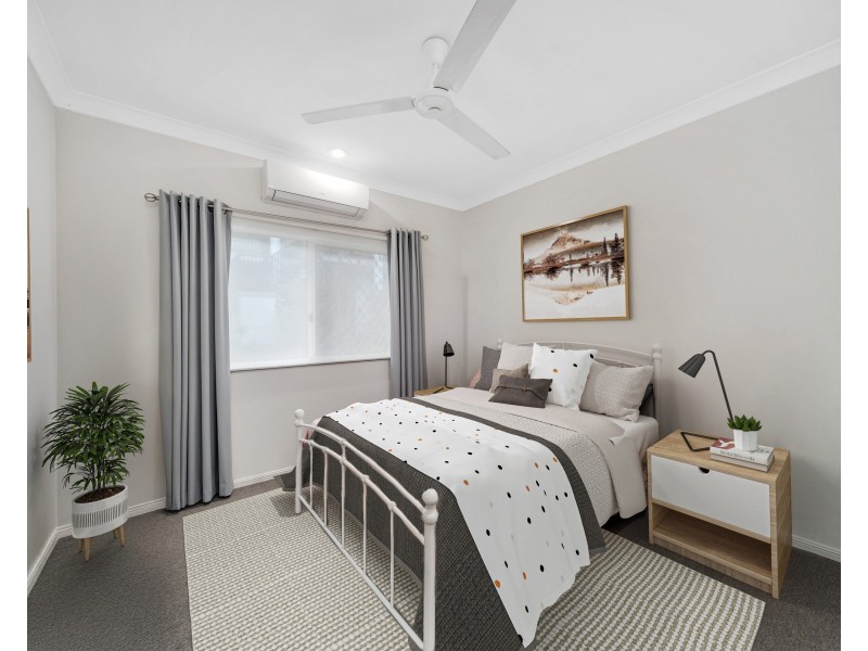 15 Solomon Place, Mooroobool QLD 4870