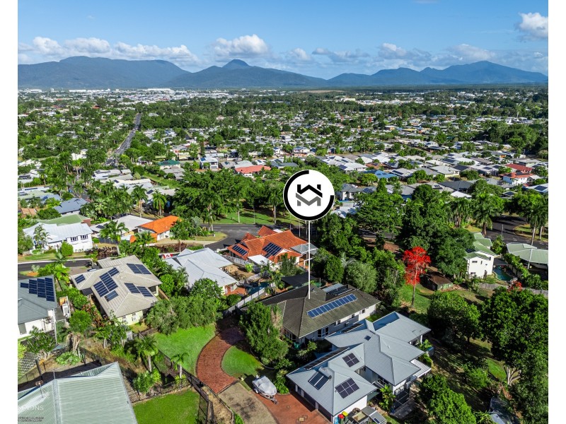 15 Solomon Place, Mooroobool QLD 4870