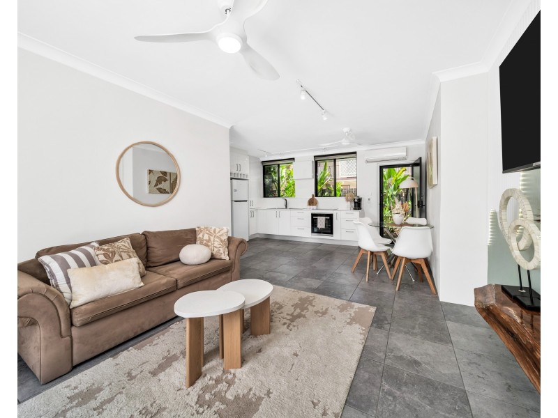 3/211 Lake Street, Cairns North QLD 4870
