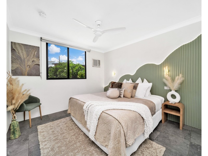 3/211 Lake Street, Cairns North QLD 4870