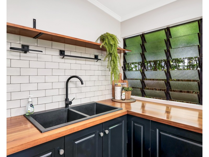 19 Dalton Street, Bungalow QLD 4870