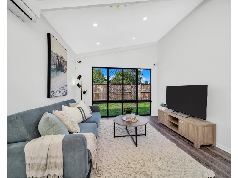 8 Cassava Street, Holloways Beach QLD 4878
