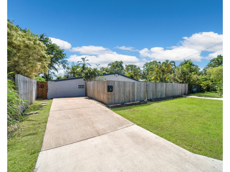 8 Cassava Street, Holloways Beach QLD 4878
