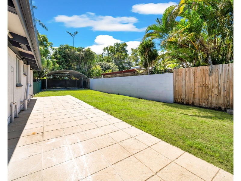 8 Cassava Street, Holloways Beach QLD 4878