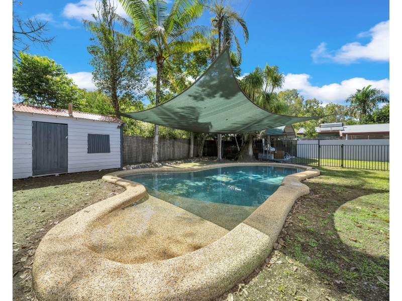 8 Cassava Street, Holloways Beach QLD 4878