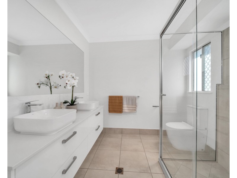 53 Koppen Terrace, Mooroobool QLD 4870