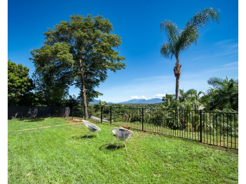 53 Koppen Terrace, Mooroobool QLD 4870