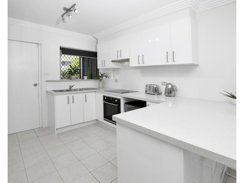 4/120 Greenslopes Street, Edge Hill QLD 4870