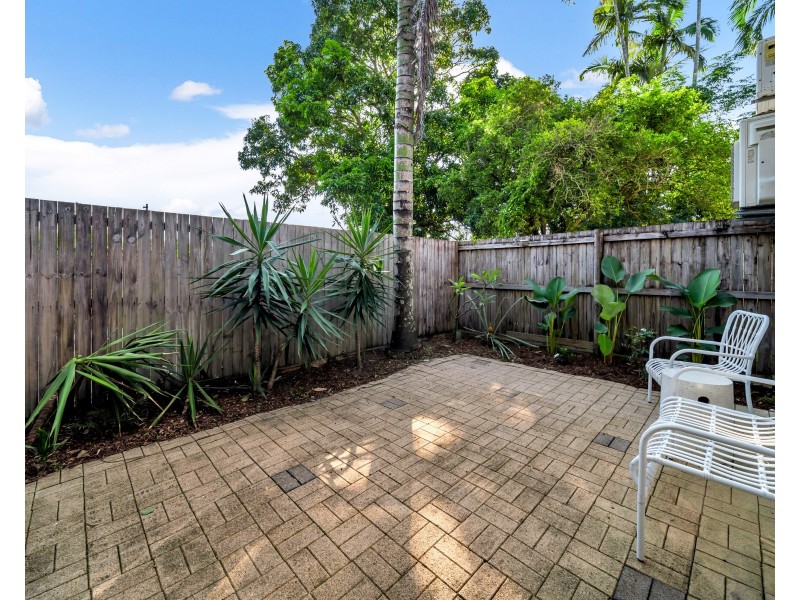 2/28 Mimosa Street, Holloways Beach QLD 4878