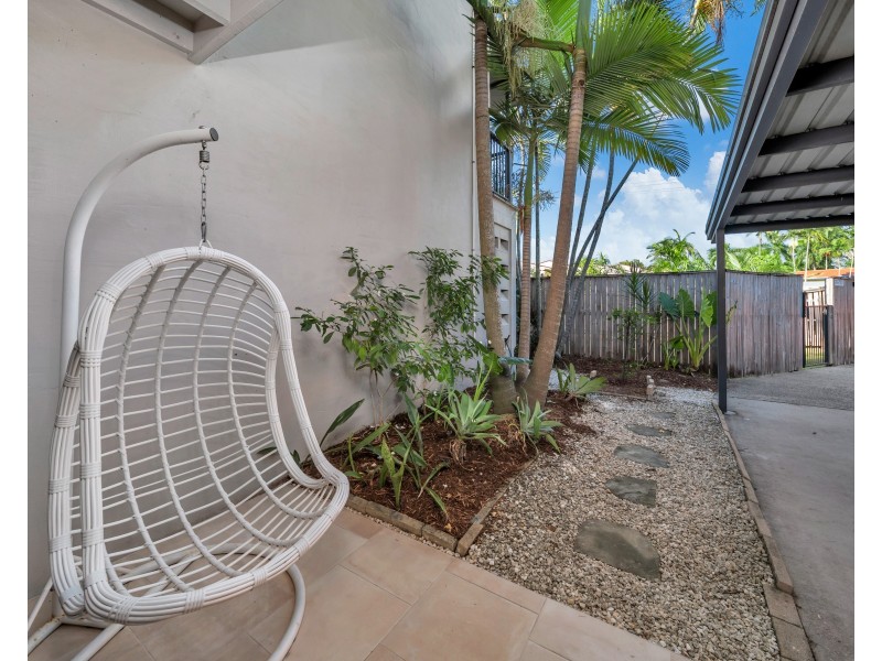 2/28 Mimosa Street, Holloways Beach QLD 4878