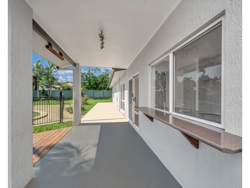 10 Jarrad Close, Mooroobool QLD 4870