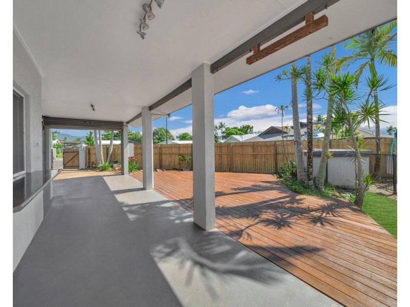 10 Jarrad Close, Mooroobool QLD 4870