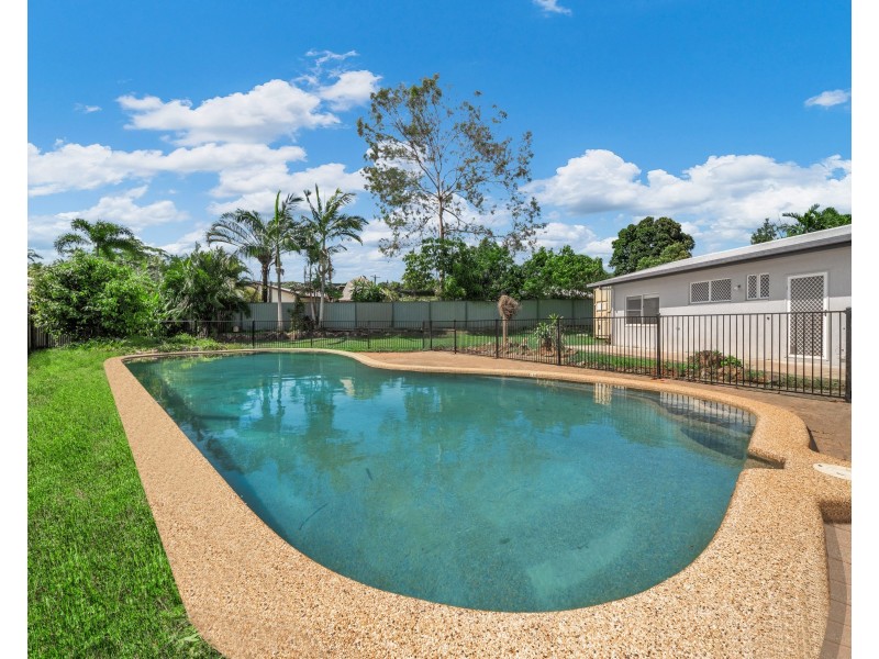 10 Jarrad Close, Mooroobool QLD 4870