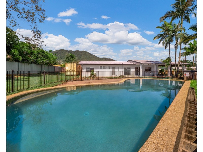 10 Jarrad Close, Mooroobool QLD 4870