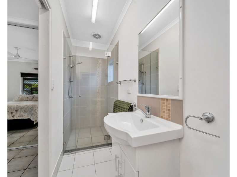 80 Bathurst Drive, Bentley Park QLD 4869