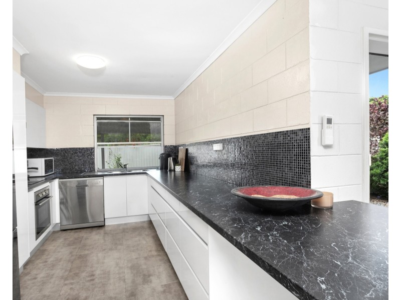 24 Lois Street, Mooroobool QLD 4870