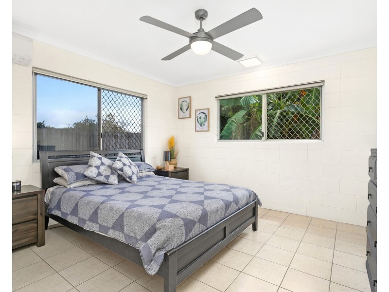 24 Lois Street, Mooroobool QLD 4870