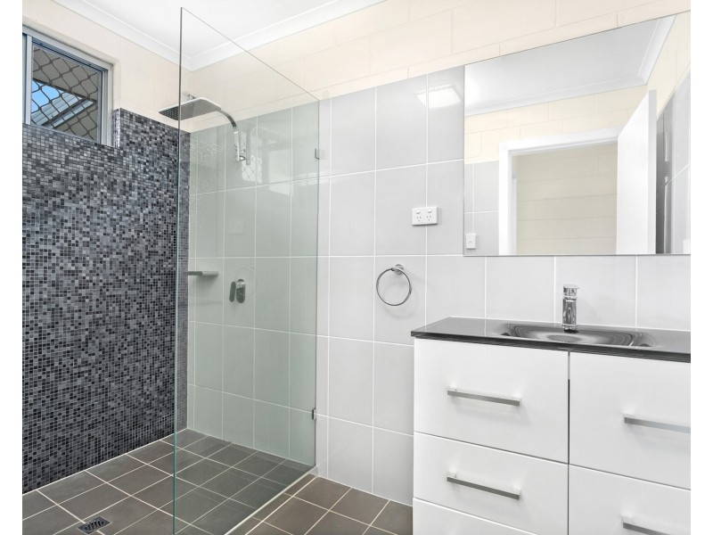 24 Lois Street, Mooroobool QLD 4870