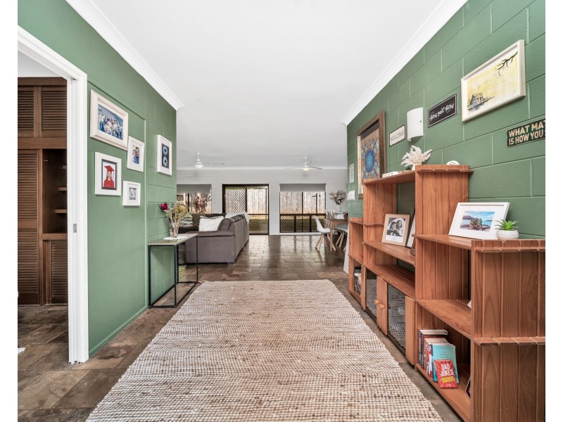 11 Ethel Close, Redlynch QLD 4870