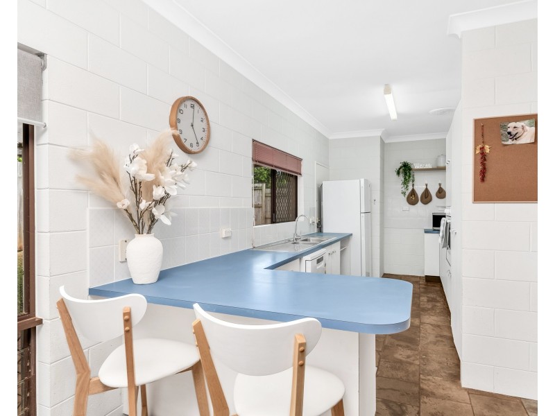 11 Ethel Close, Redlynch QLD 4870