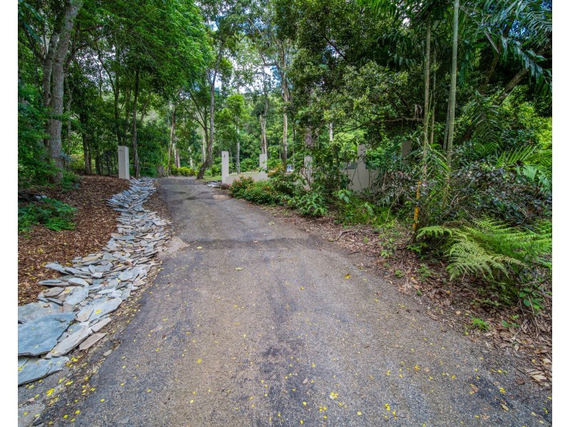 42 Woodridge Close, Redlynch QLD 4870