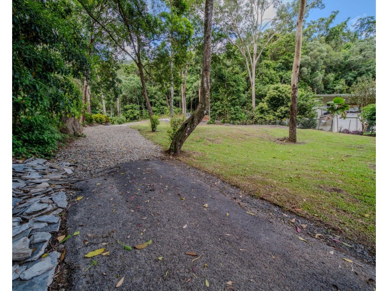 42 Woodridge Close, Redlynch QLD 4870