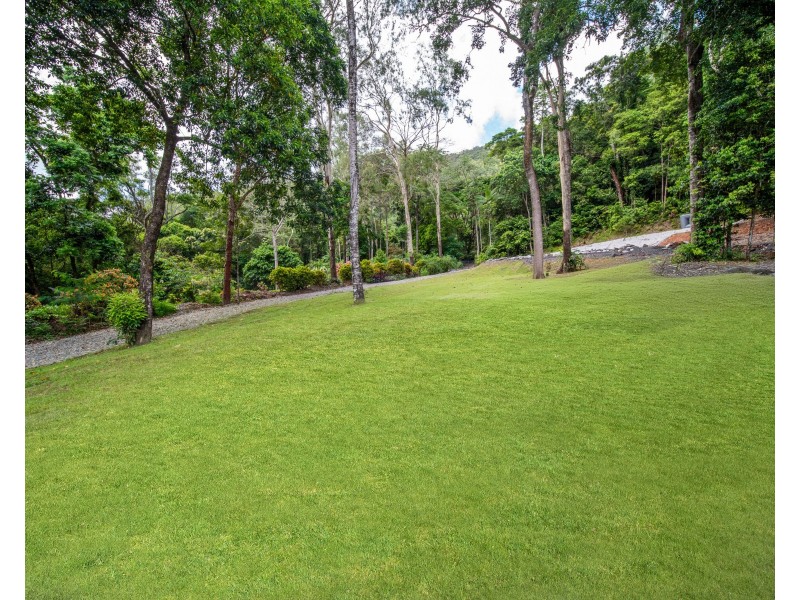 42 Woodridge Close, Redlynch QLD 4870