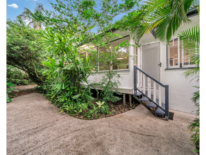 74 Upper Miles Street, Manoora QLD 4870