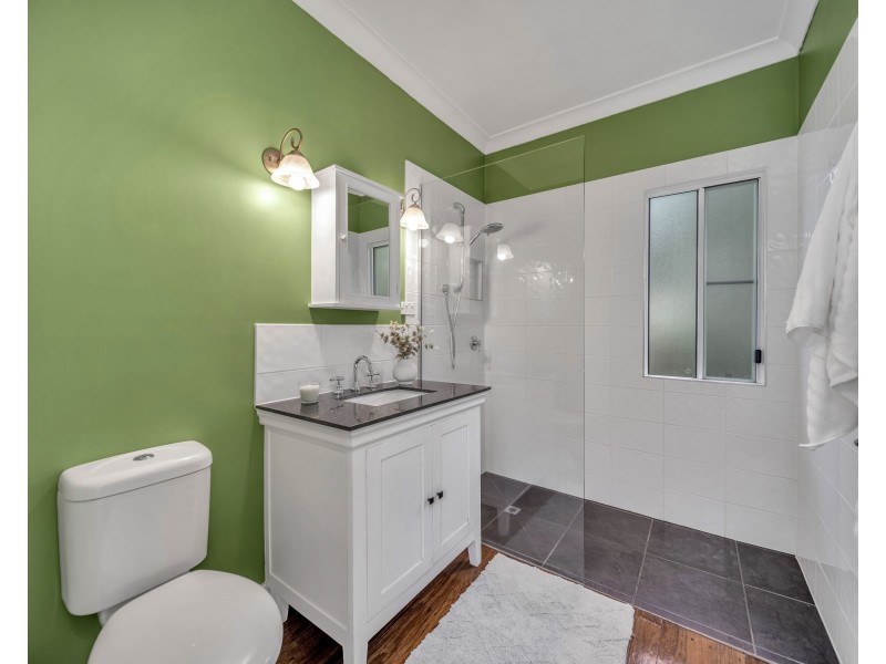 74 Upper Miles Street, Manoora QLD 4870
