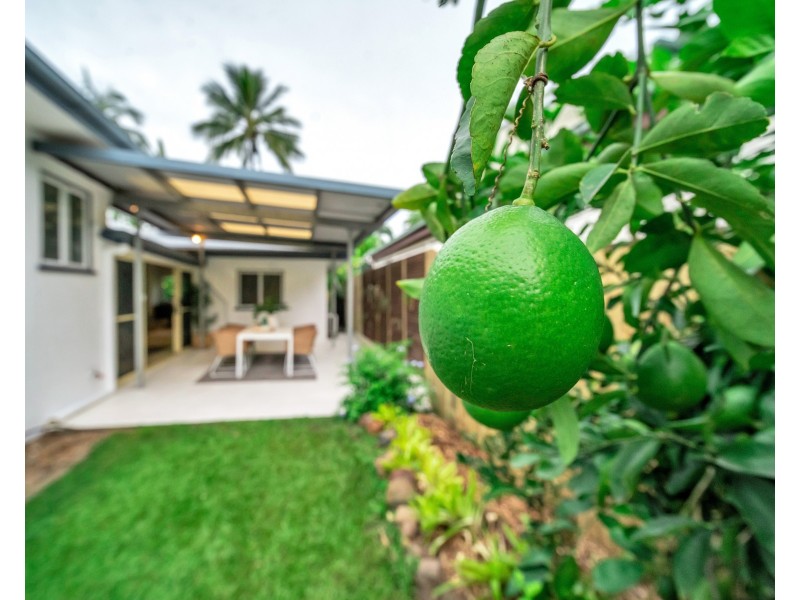 74 Upper Miles Street, Manoora QLD 4870