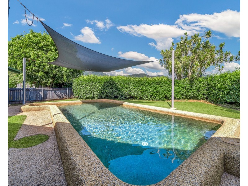 11 Beth Close, Woree QLD 4868