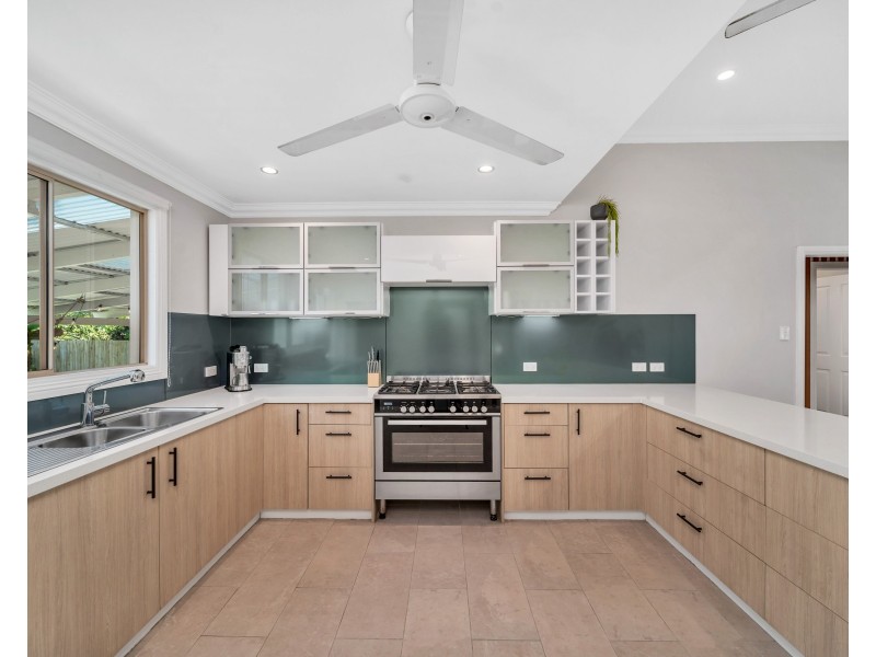 5 David Street, Manunda QLD 4870