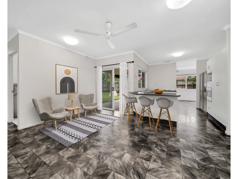13 Nell Close, Kanimbla QLD 4870