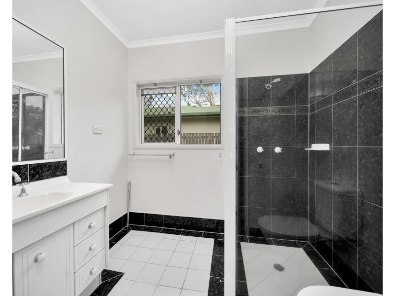 13 Nell Close, Kanimbla QLD 4870