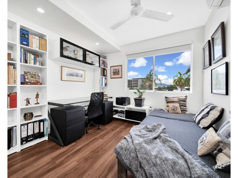 11/21 Digger Street, Cairns North QLD 4870