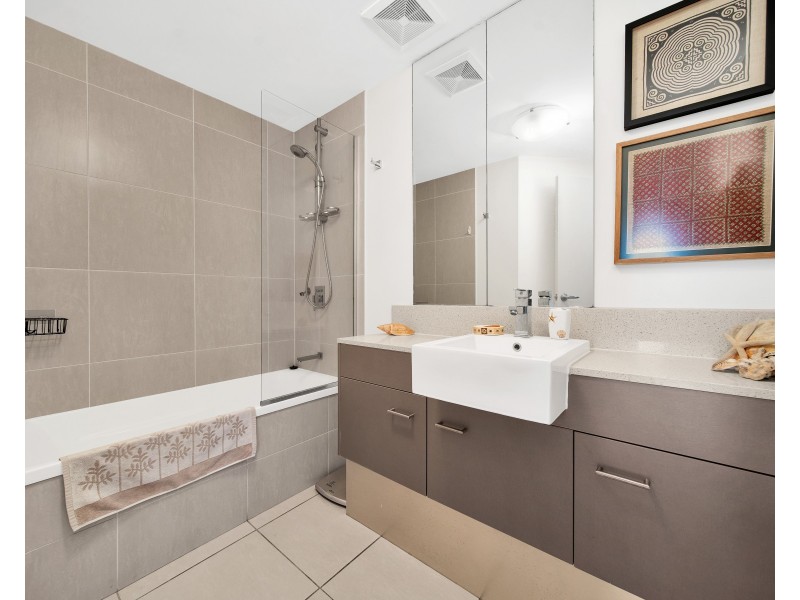 11/21 Digger Street, Cairns North QLD 4870