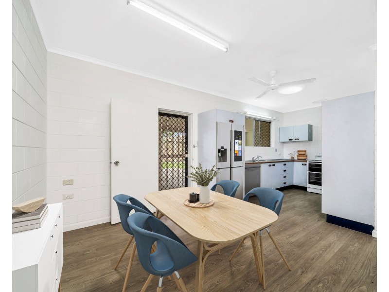 12 Tracey Close, Woree QLD 4868