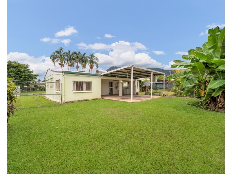12 Tracey Close, Woree QLD 4868