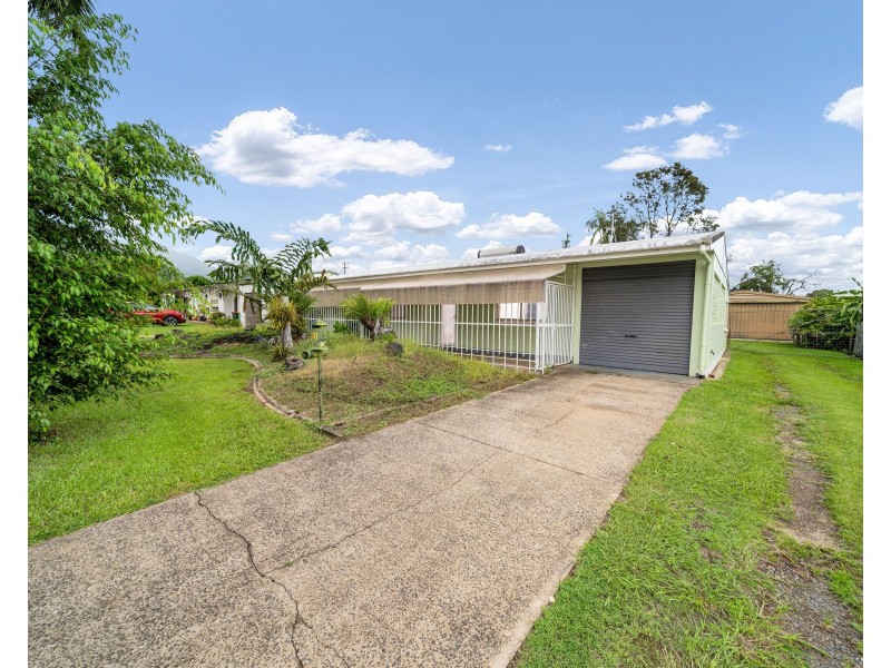 12 Tracey Close, Woree QLD 4868