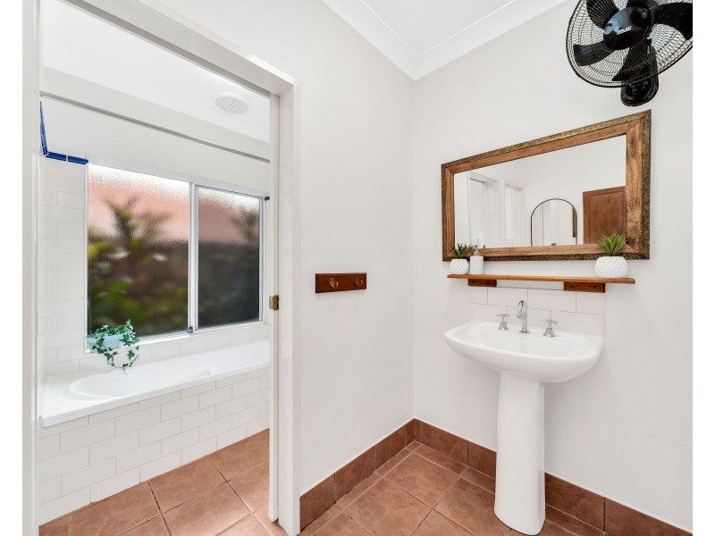 5 Holroyd Court, Mount Sheridan QLD 4868