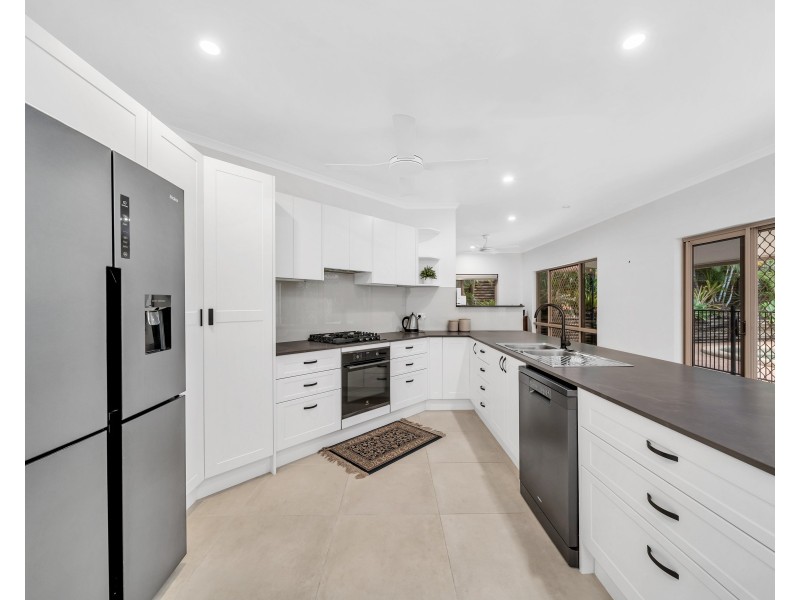 12 Delaney Close, Kanimbla QLD 4870
