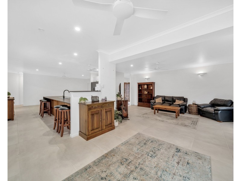 12 Delaney Close, Kanimbla QLD 4870