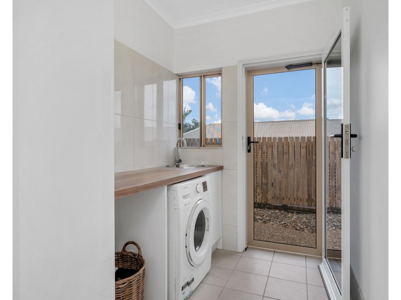12 Delaney Close, Kanimbla QLD 4870