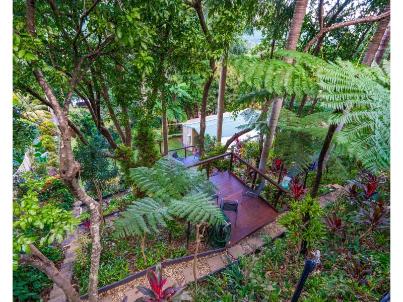 35 Chirio Drive, Redlynch QLD 4870